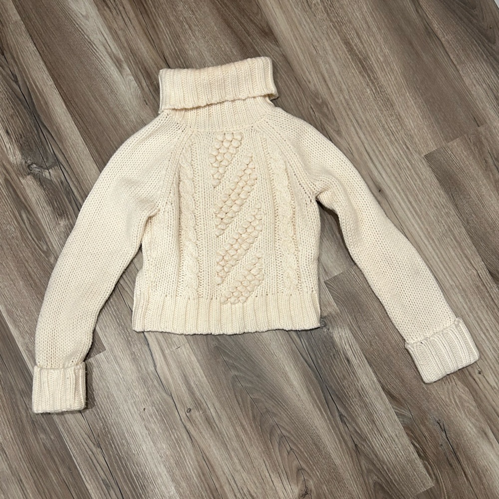 Express Cream Turtleneck Sweater with Luxurious Cowl Design